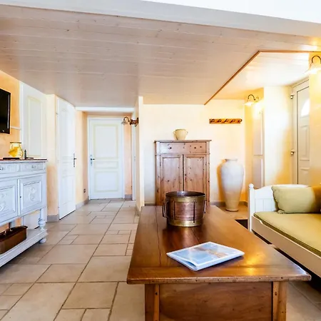 Mas Des Oliviers Apartment *